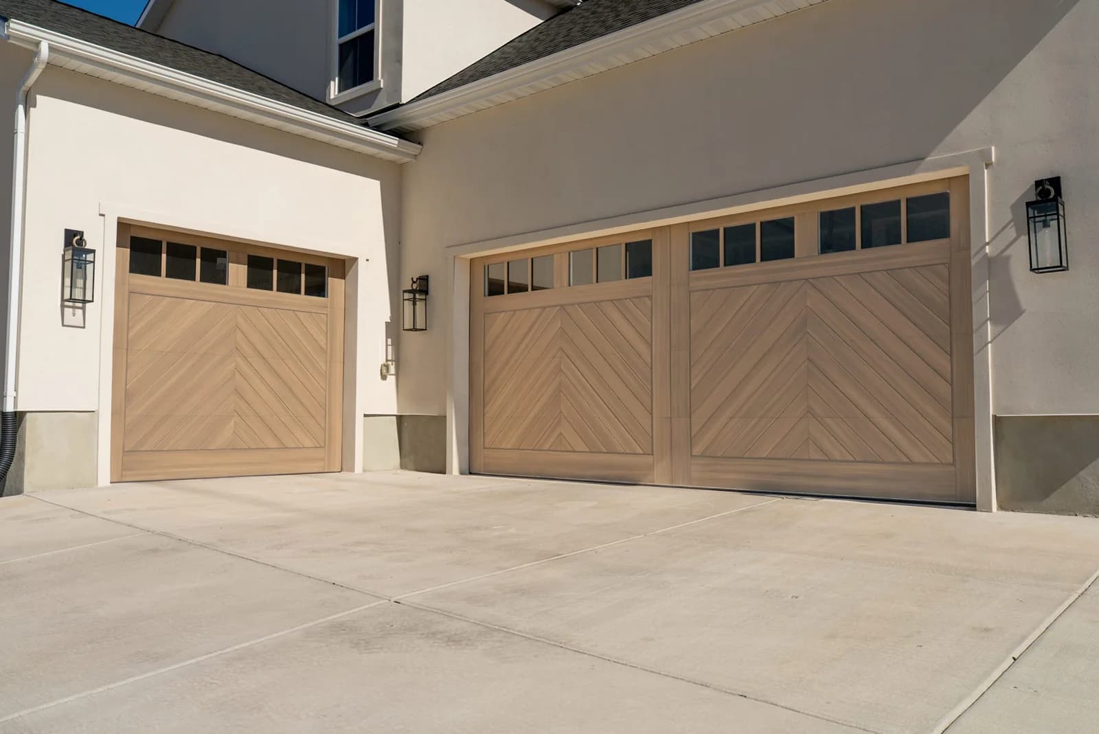 SHORELINE SERIES Color: Driftwood Design: Folkstone Window Design: 3 Lite