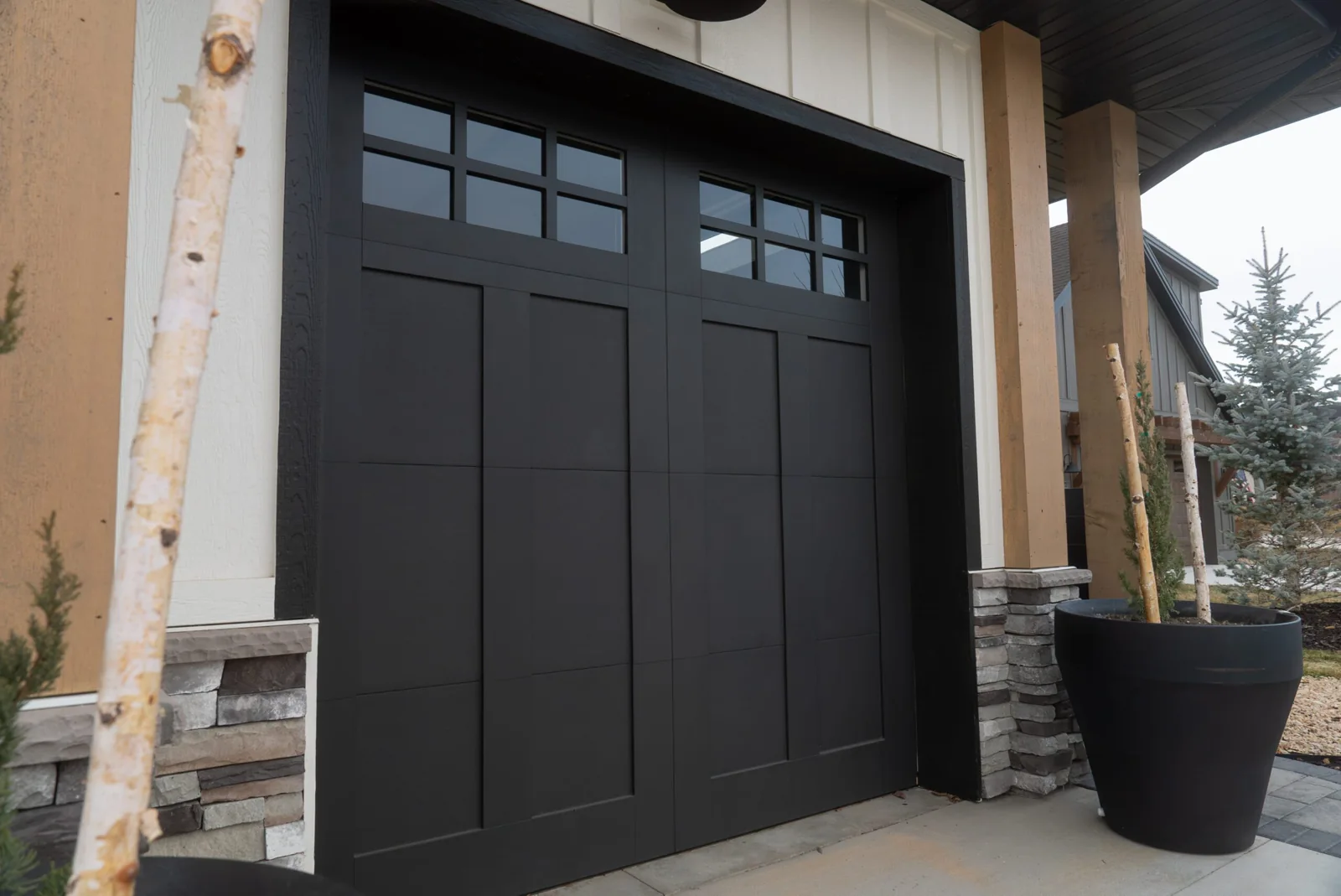 CORNERBROOK SERIES Color: Iron Ore Design: Acadia Window Design: 6 Grid
