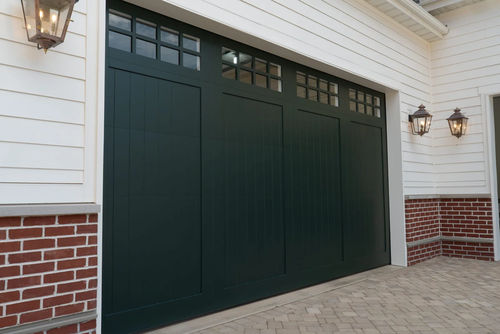 BRIDGEWATER SERIES Color: Essex Green Design: Preston Window Design: 8 Grid