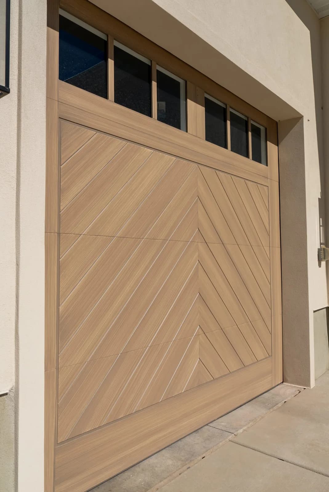SHORELINE SERIES Color: Driftwood Design: Folkstone Window Design: 3 Lite
