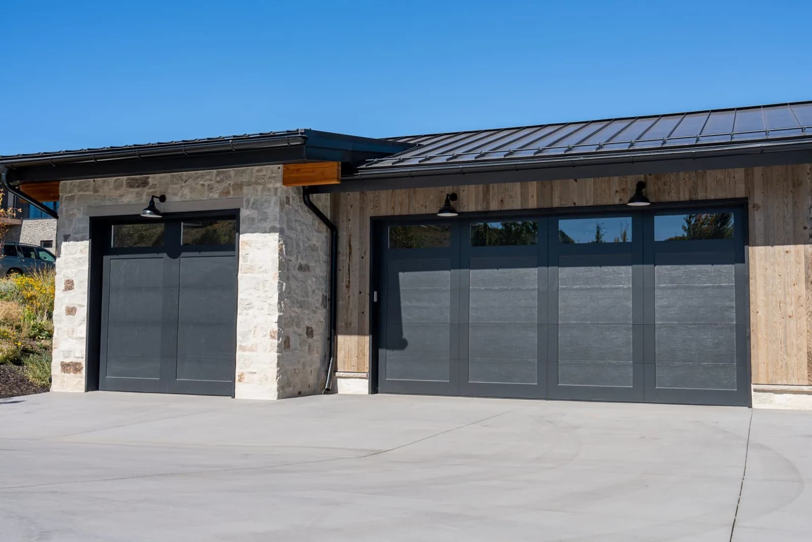 CORNERBROOK SERIES Color: Tricorn Black Design: Burin Window Design: 1 Lite
