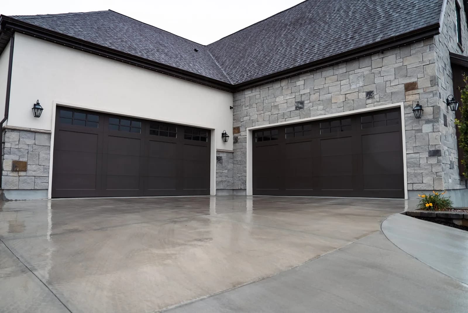 CORNERBROOK SERIES Color: Custom Color Match Design: Burin Window Design: 6 Grid