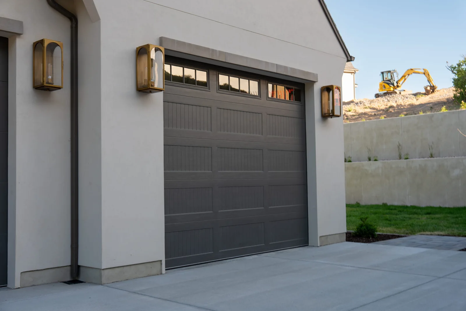 DESIGNER STEEL HIGH PERFORMANCE SERIES Color: Custom Design: Recessed Grooved Ranch Window Design: Stockbridge Ranch