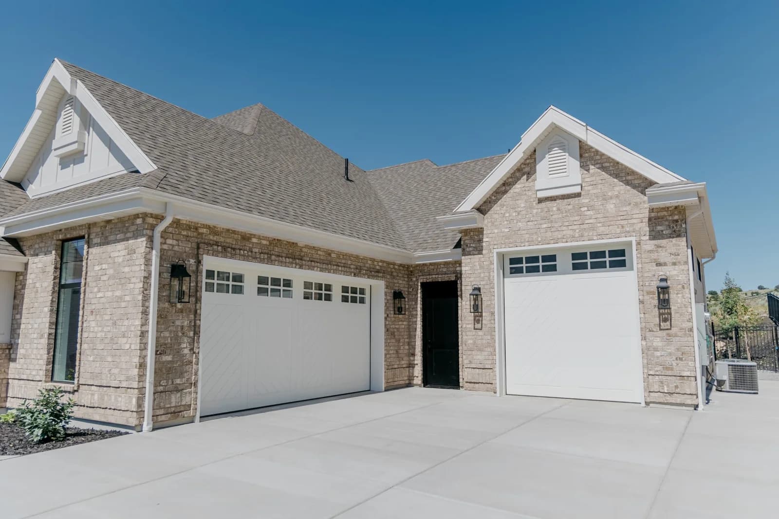 SHORELINE SERIES Color: Custom Color Match Design: Beaufort Window Design: 6 Grid
