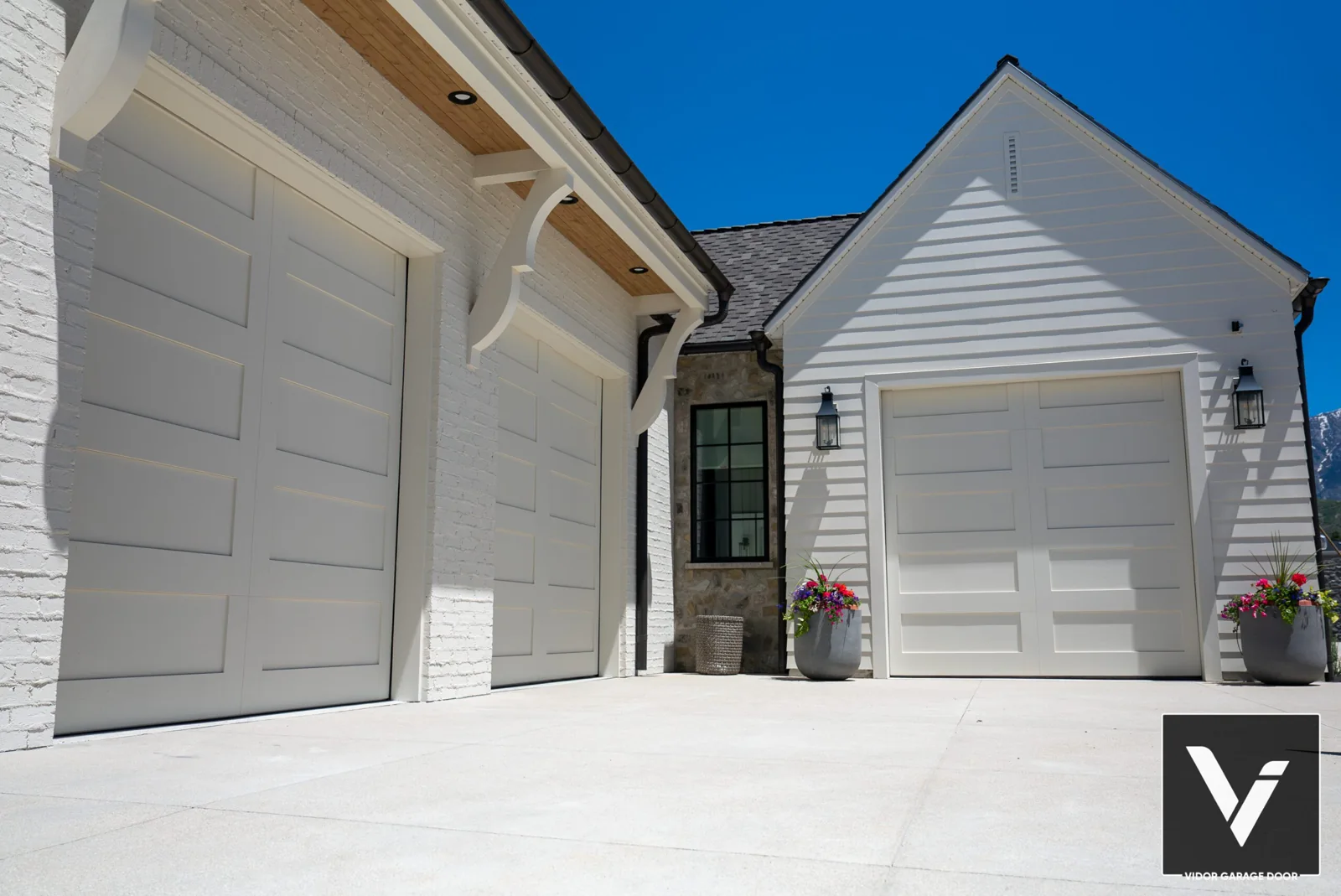 CORNERBROOK SERIES Color: Natural Choice Design: Sisson Window Design: None