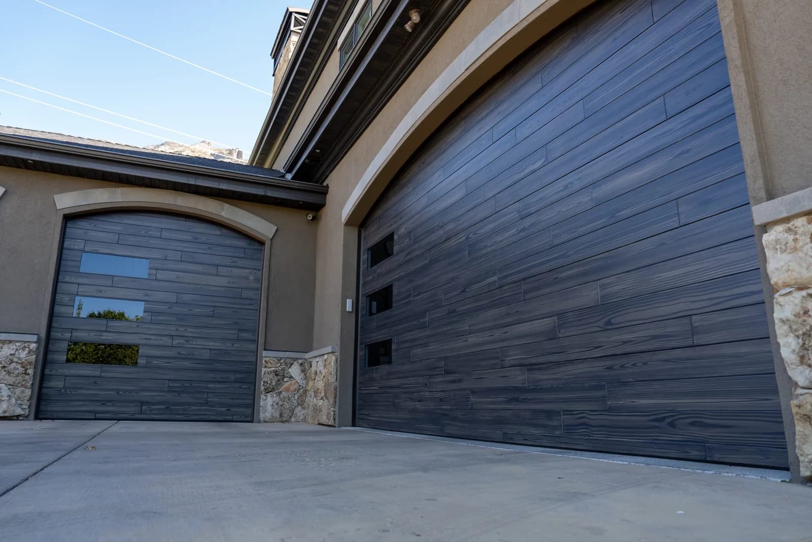 SHORELINE SERIES Color: Custom Design: Blackstone Window Design: Vertical Stack