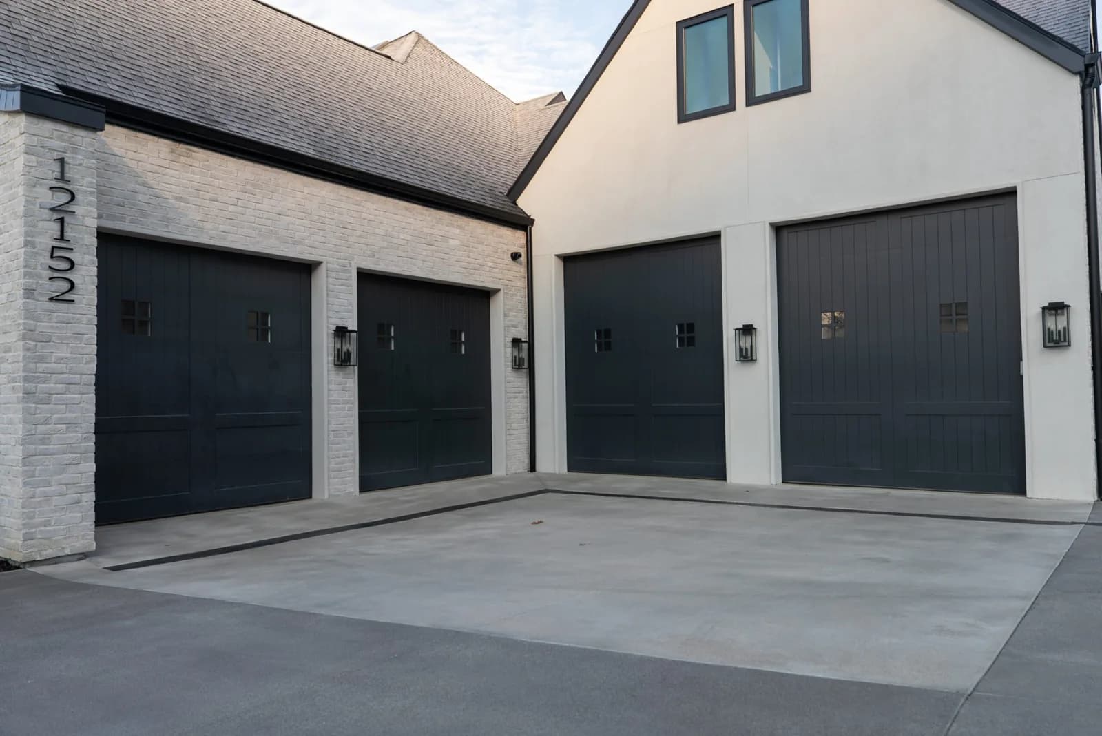 BRIDGEWATER SERIES Color: Greenblack Design: Custom Window Design: Custom (Small 4 Grid)