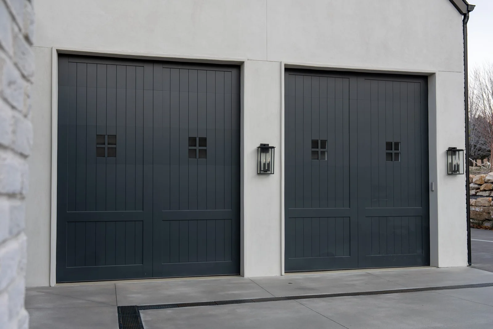 BRIDGEWATER SERIES Color: Greenblack Design: Custom Window Design: Custom (Small 4 Grid)