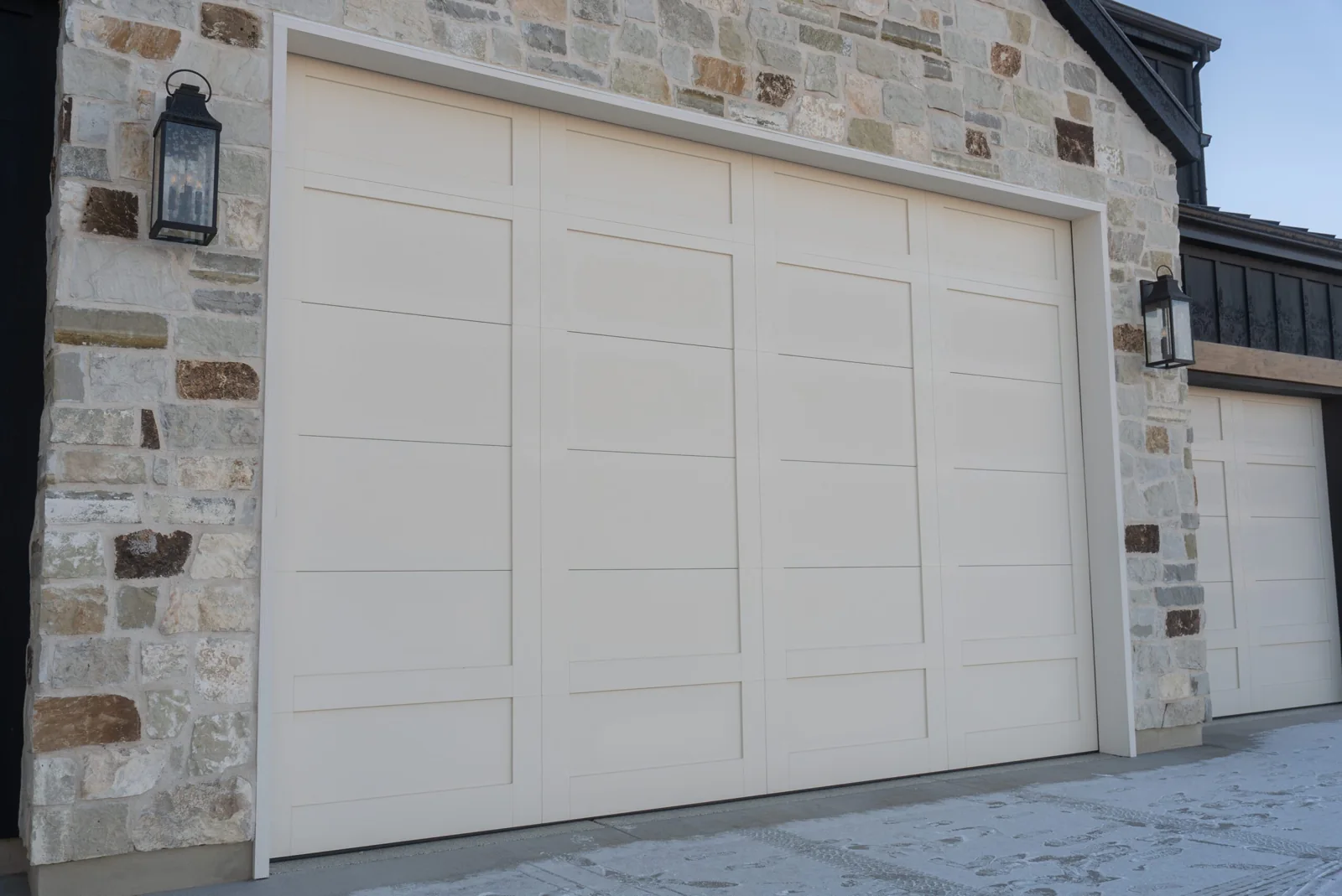 CORNERBROOK SERIES Color: White DuckDesign: AndoverWindow Design: None