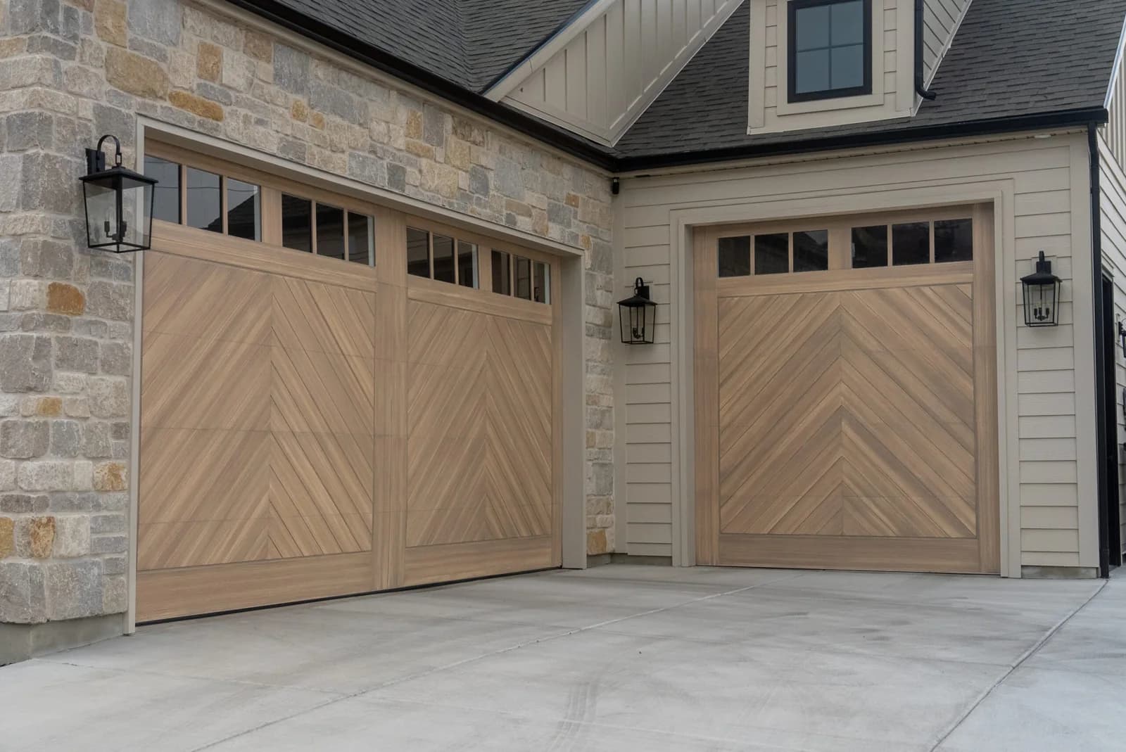 SHORELINE SERIES Color: Driftwood Design: Folkstone Window Design: 3 Lite