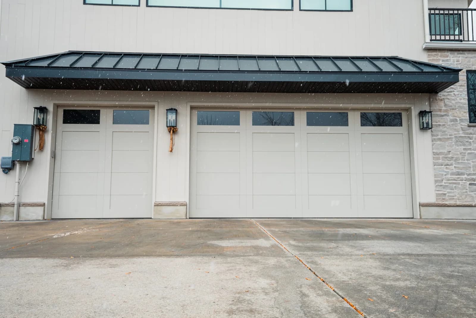 CORNERBROOK SERIES Color: Worldly Gray Design: Burin Window Design: Standard