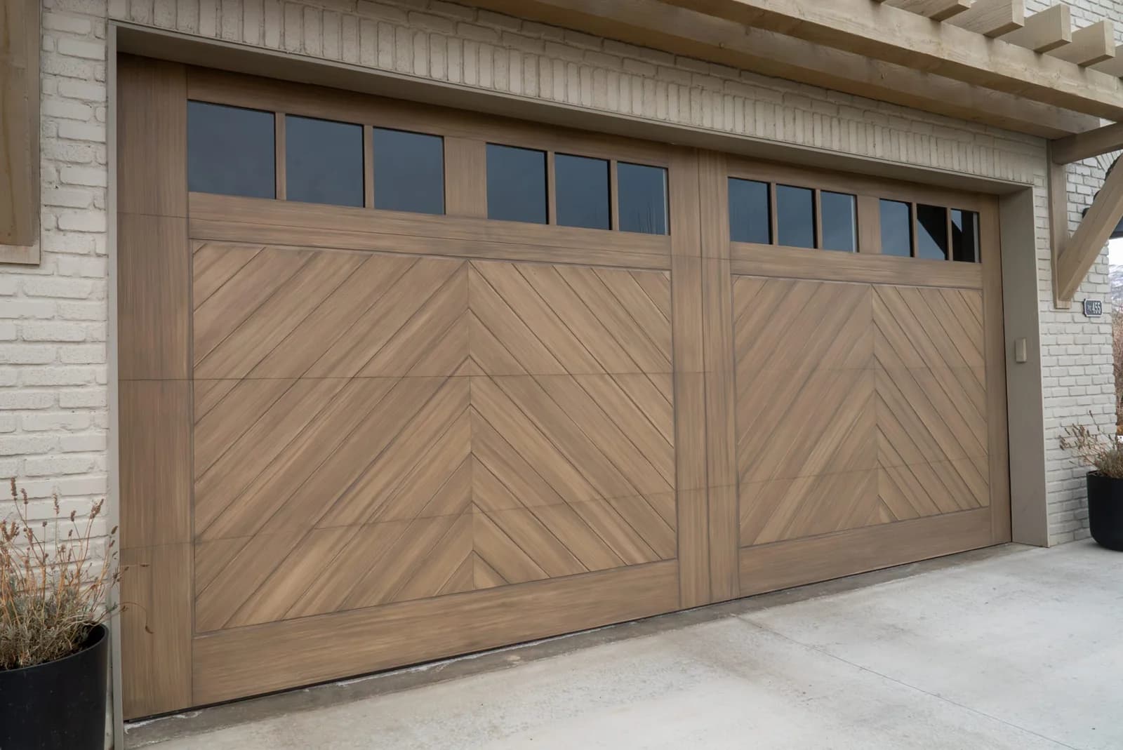 SHORELINE SERIES Color: Driftwood Design: Folkstone Window Design: 3 LIte
