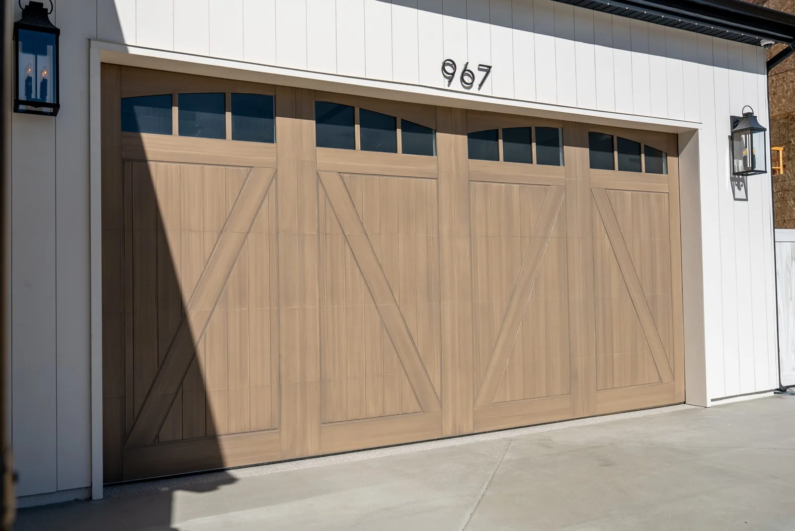 SHORELINE SERIES Color: Driftwood Design: Lincoln Window Design: 3 Lite