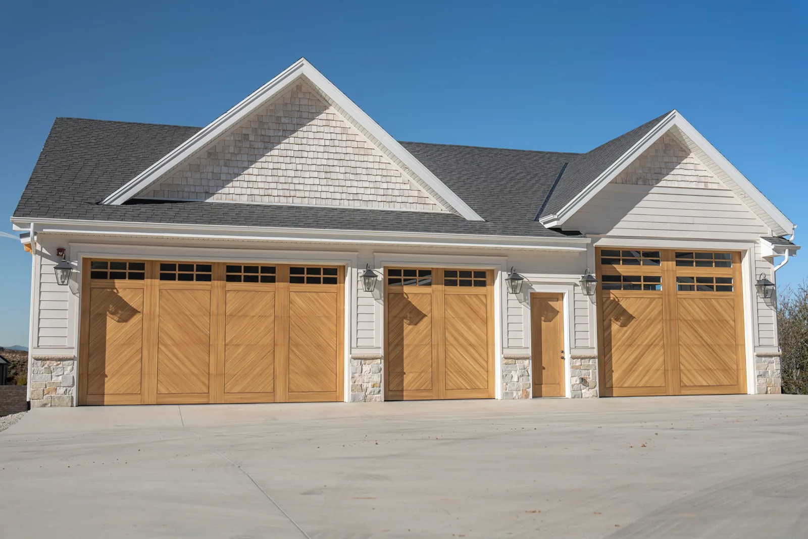 SHORELINE SERIES Color: Beechwood Design: Beaufort Window Design: 6 Grid