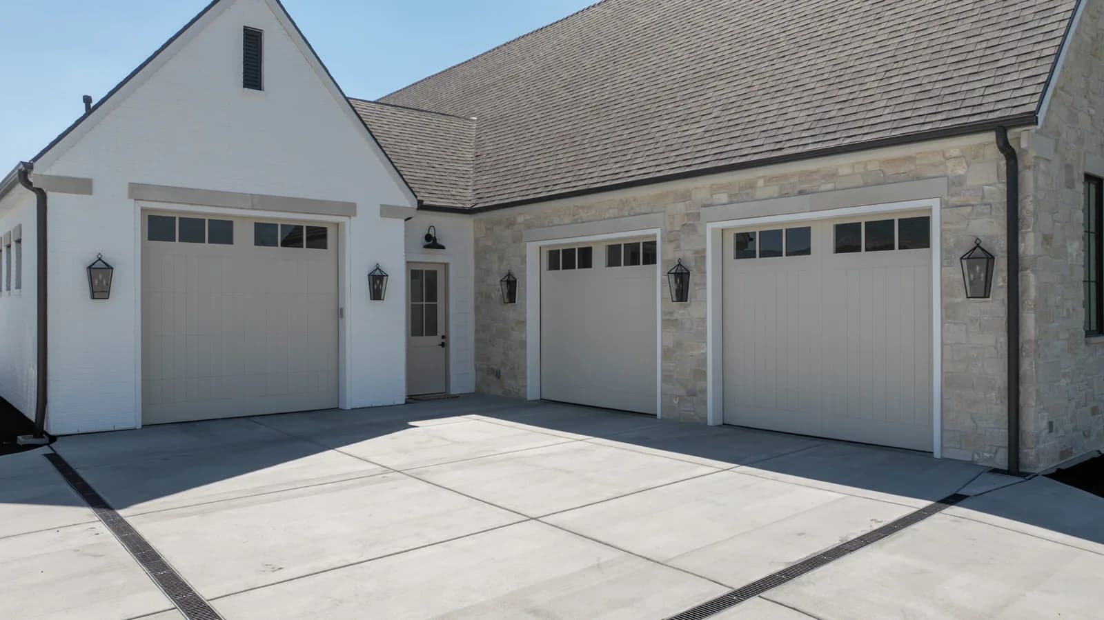 SHORELINE SERIES Color: Accessible Beige Design: Custom Window Design: 3 Lite