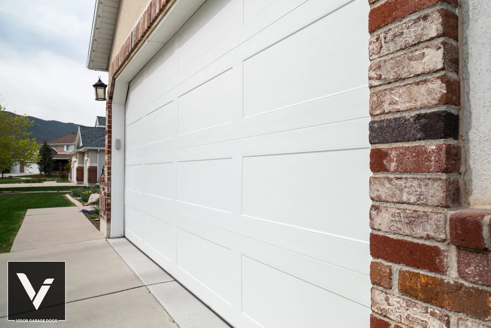 Designer Steel High Performance Series Color: White Design: Recessed Smooth Ranch Window Design: None