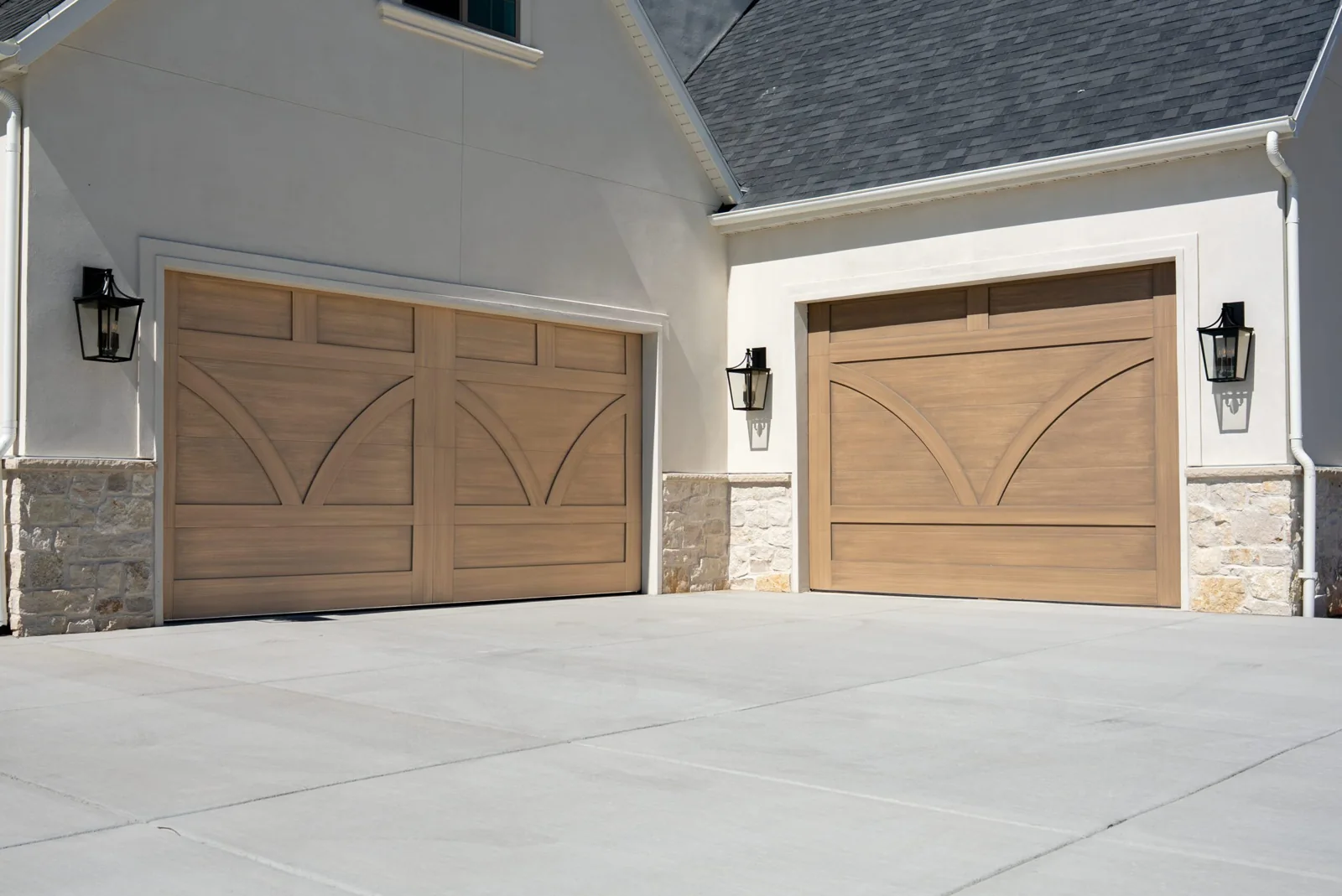 CORNERBROOK SERIES Color: Sandalwood Design: Custom Window Design: None