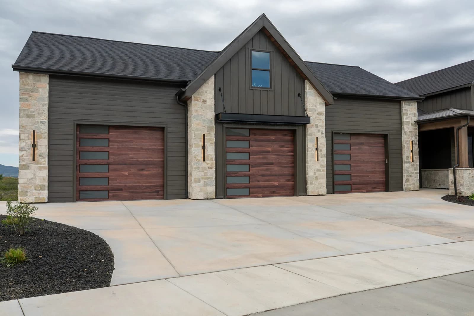 DESIGNER STEEL SERIES Color: Walnut Design: Ozark Plank Window Design: Vertical Stacked