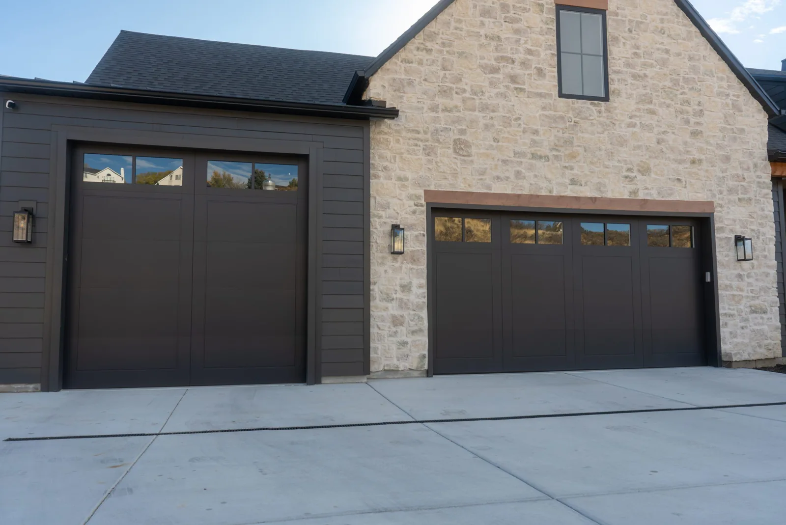 SHORELINE SERIES Color: Black MagicDesign: AshburnWindow Design: 2 Lite