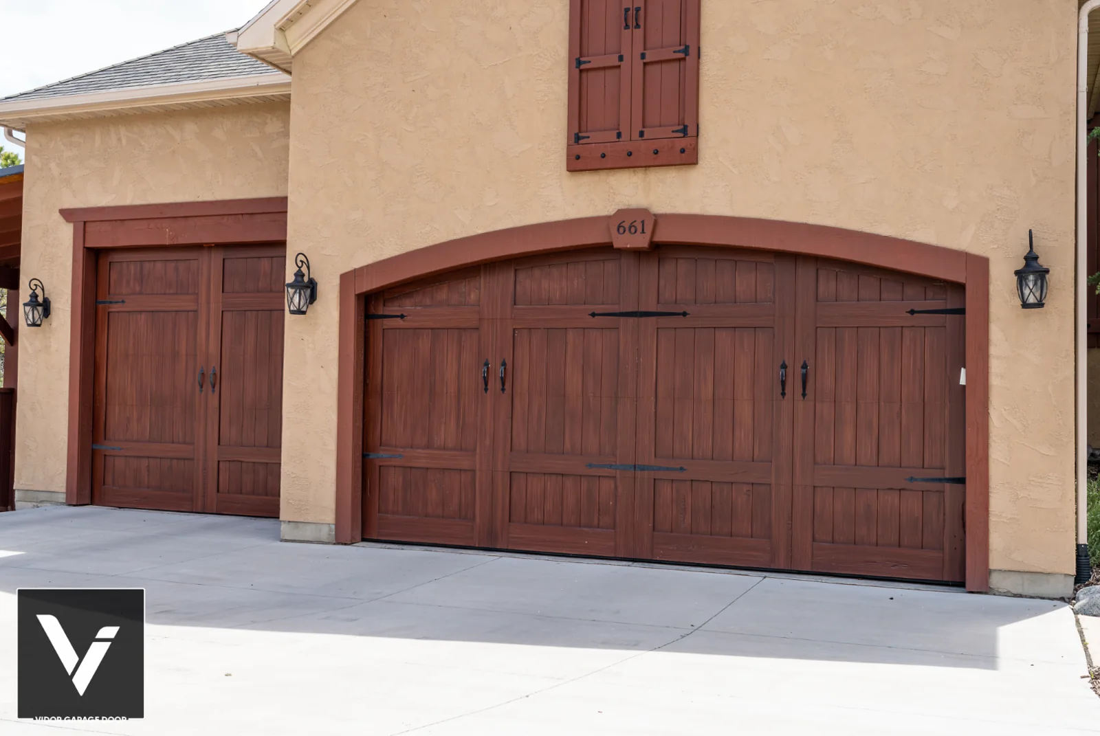 BRIDGEWATER SERIES Color: Redwood Design: Andover Window Design: None